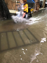 大暴雨，中国南方大暴雨，部分地区水深十多米，上千人受灾